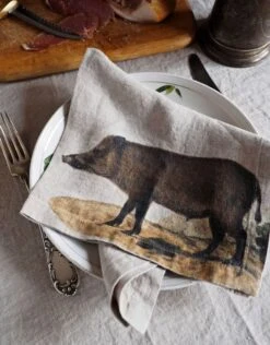 Oldenhof Wild Animals Servet 45 X 45 Cm Linnen 6 Stuks 5 Oldenhof Wild Animals Servet 45 X 45 Cm Linnen 6 Stuks -Exporteren Oldenhof winkel boar linen napkin
