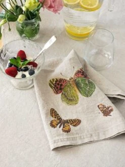 Oldenhof Flying Butterflies Servet 45 X 45 Cm Linnen 6 Stuks -Exporteren Oldenhof winkel linoroom napkins butterflies vertical lr 5
