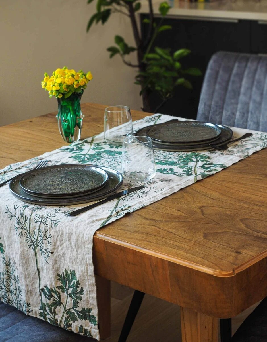 Oldenhof Herb Coreander tafelloper 46 x 136 cm linnen Oldenhof Herb Coreander Tafelloper 46 X 136 Cm Linnen -Exporteren Oldenhof winkel linoroom tablerunner coriande 34 1