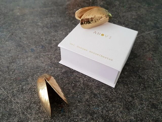 Oldenhof Zeeuws mosselbestek vermessingd 2 stuks Oldenhof Zeeuws Mosselbestek Vermessingd 2 Stuks -Exporteren Oldenhof winkel mosselbestek vermessingd large